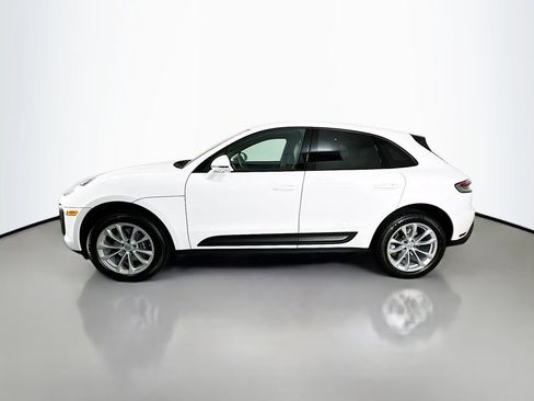 Used 2025 Porsche Macan image 2