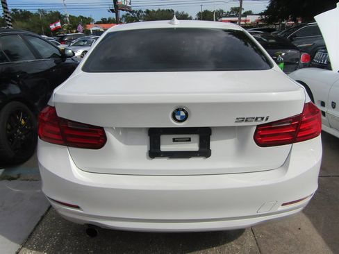 Used 2013 BMW 320i Sedan image 3