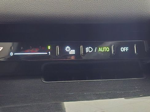 Used 2026 BMW 530i xDrive w/ Premium Package image 36