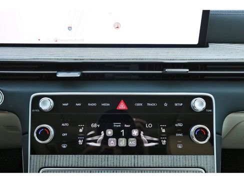 Used 2025 Genesis GV80 2.5T Prestige image 26