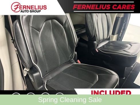 Used 2023 Chrysler Pacifica Limited FWD image 23