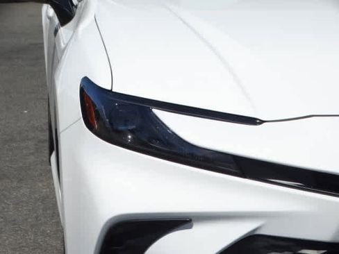 Used 2025 Toyota Camry SE image 5