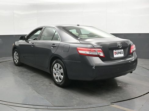 Used 2010 Toyota Camry LE FWD image 10