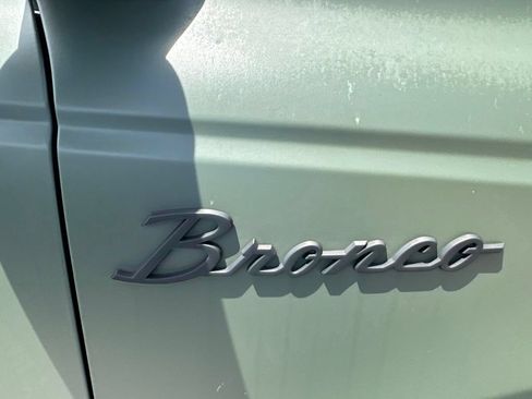 Used 2022 Ford Bronco 4-Door w/ Sasquatch Package AWD/4WD image 6