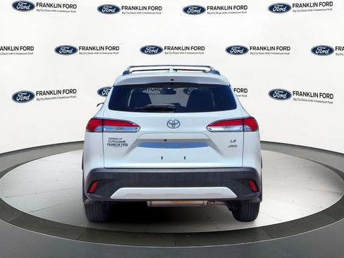 Used 2022 Toyota Corolla Cross LE w/ Moonroof Package AWD/4WD image 4
