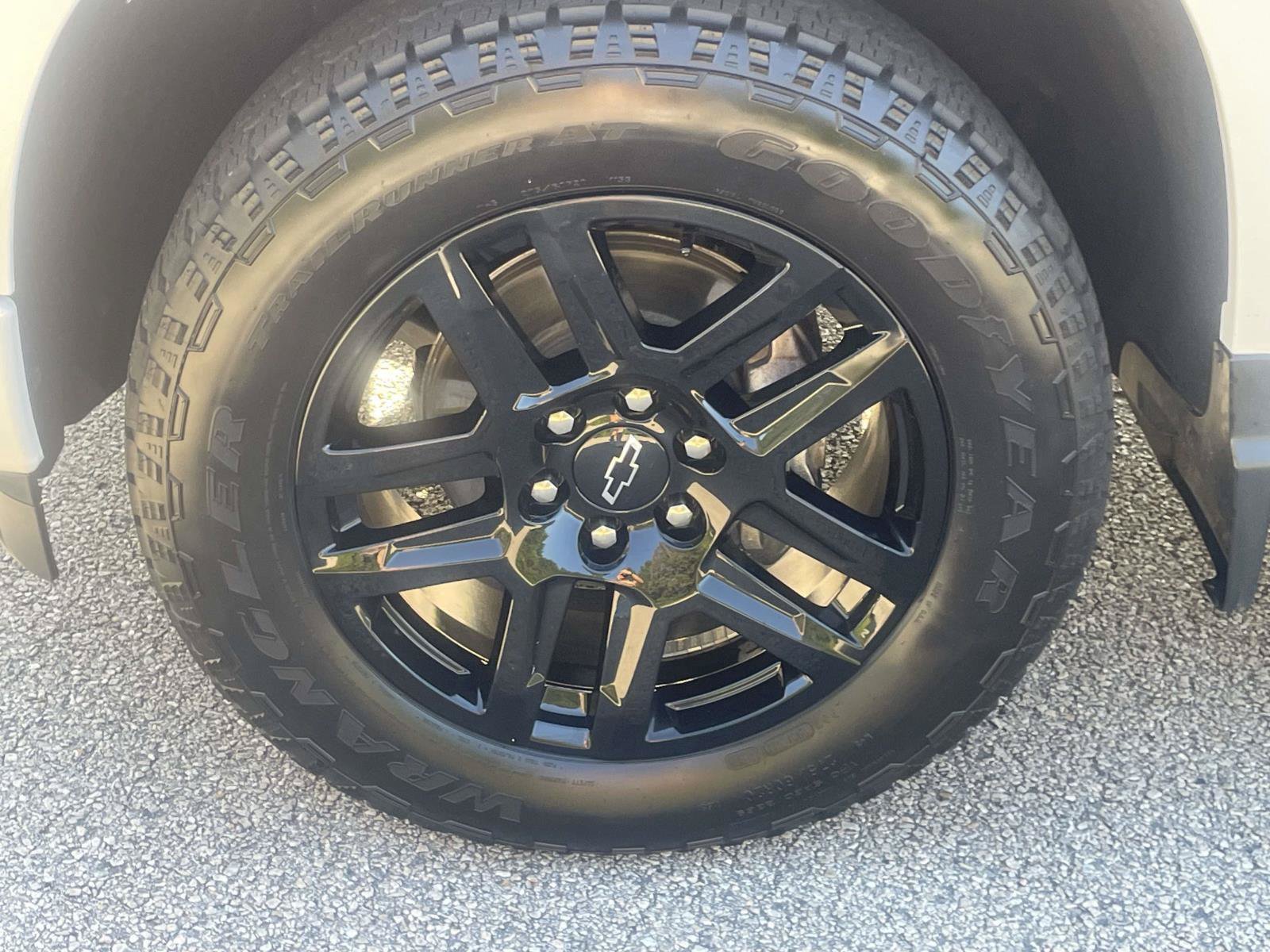 Used 2023 Chevrolet Silverado 1500 RST AWD/4WD image 9