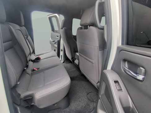 Used 2023 Nissan Frontier SV w/ Midnight Edition Package AWD/4WD image 17