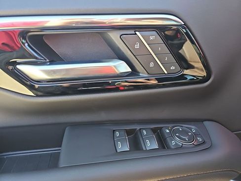 New 2026 Chevrolet Tahoe High Country AWD/4WD image 24