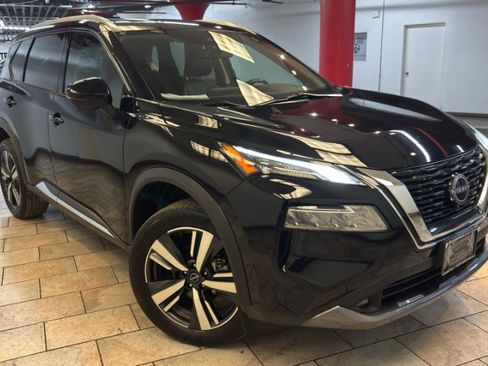 Used 2022 Nissan Rogue SL w/ SL Premium Package image 3