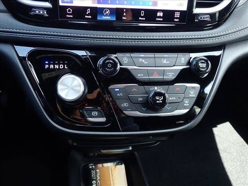New 2027 Chrysler Pacifica Select AWD/4WD image 21