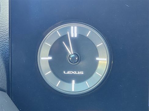 Used 2022 Lexus ES 300h Ultra Luxury image 18