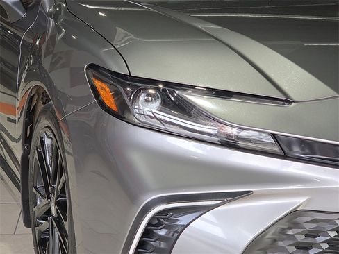 Certified 2025 Toyota Camry SE image 21
