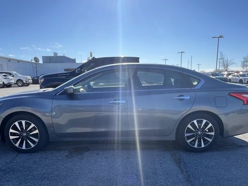 Used 2017 Nissan Altima 2.5 SV image 4