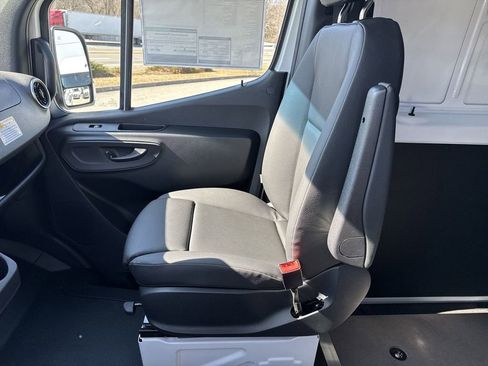 New 2025 Mercedes-Benz Sprinter 2500 image 28