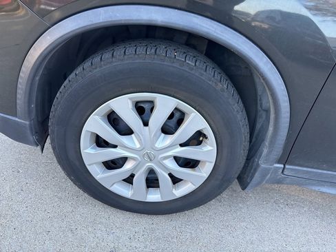 Used 2017 Nissan Rogue S w/ S Appearance Package image 11