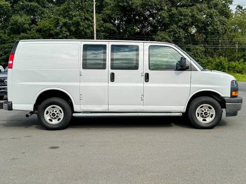 Used 2022 GMC Savana 2500 w/ Driver Convenience Package image 2