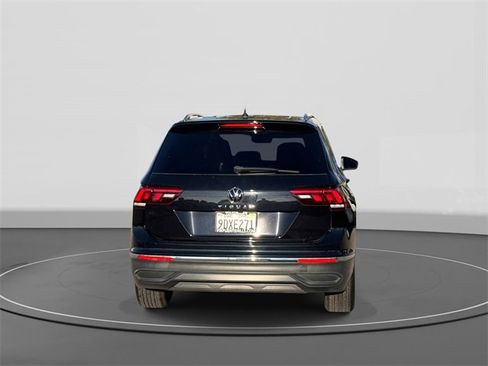 Used 2023 Volkswagen Tiguan SE image 5