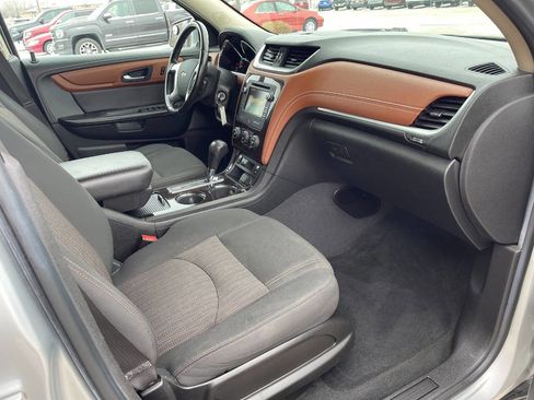 Used 2016 Chevrolet Traverse LT image 15