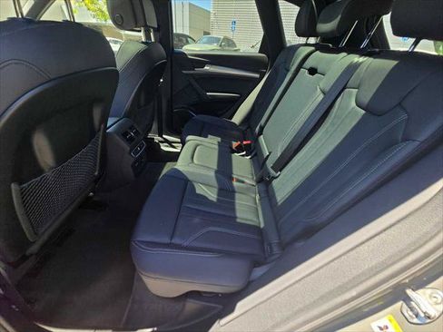 Used 2025 Audi Q5 2.0T Premium w/ Convenience Plus Package AWD/4WD image 17