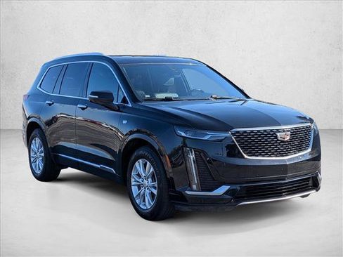 Used 2021 Cadillac XT6 Luxury image 3
