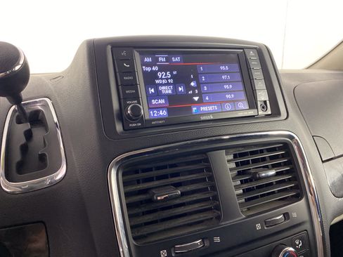Used 2019 Dodge Grand Caravan SE w/ UConnect Hands-Free Group FWD image 26
