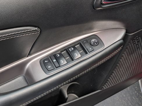 Used 2017 Dodge Journey Crossroad w/ Popular Equipment Group AWD/4WD image 19