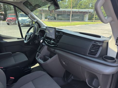 Used 2024 Ford Transit 350 XLT RWD image 24