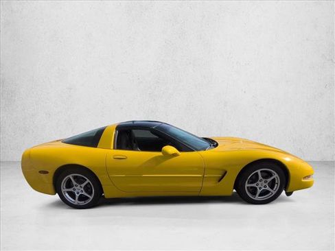 Used 2004 Chevrolet Corvette Coupe w/ Preferred Equipment Group image 4