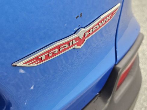 Used 2019 Jeep Cherokee Trailhawk w/ Comfort/Convenience Group image 23