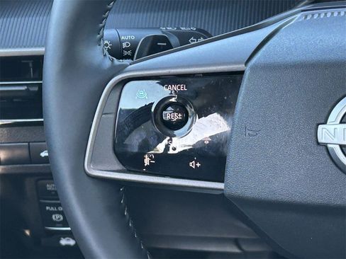 Certified 2025 Nissan Murano SV image 25