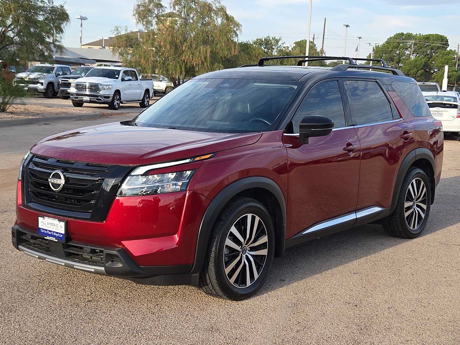 Used 2023 Nissan Pathfinder Platinum w/ Lighting Package (N92) AWD/4WD image 4