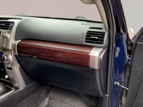 Used 2016 Toyota 4Runner Limited image 27