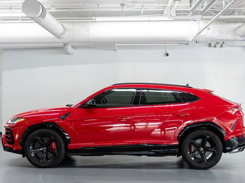 Used 2019 Lamborghini Urus AWD/4WD image 2