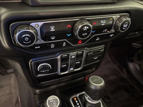Used 2023 Jeep Gladiator Sport AWD/4WD image 27