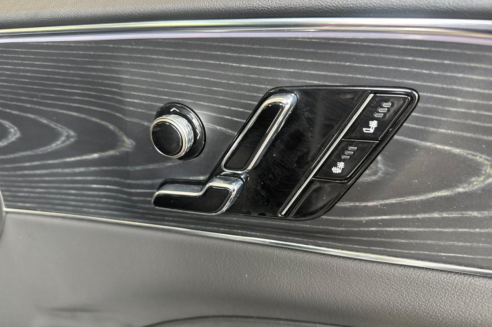 Certified 2024 Cadillac Lyriq Luxury RWD image 22