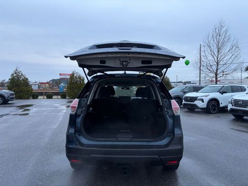 Used 2016 Nissan Rogue S image 5