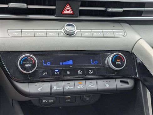Used 2023 Hyundai Elantra SEL w/ Convenience Package FWD image 18