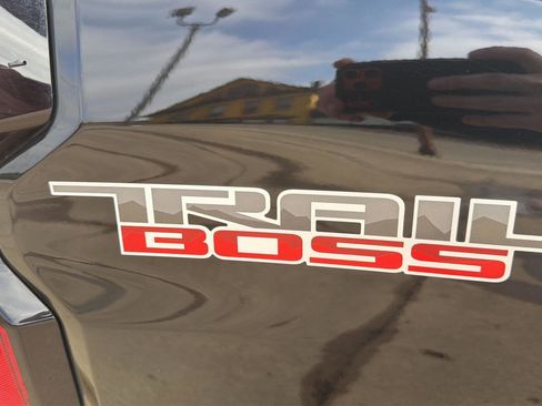 Used 2024 Chevrolet Colorado Trail Boss w/ Safety Package image 34