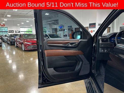 Used 2024 GMC Yukon Denali Ultimate AWD/4WD image 10