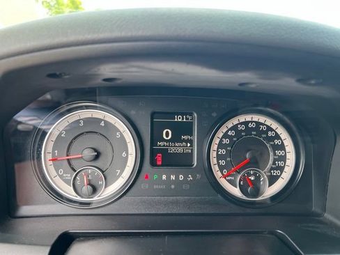 Used 2017 RAM 1500 Express AWD/4WD image 11