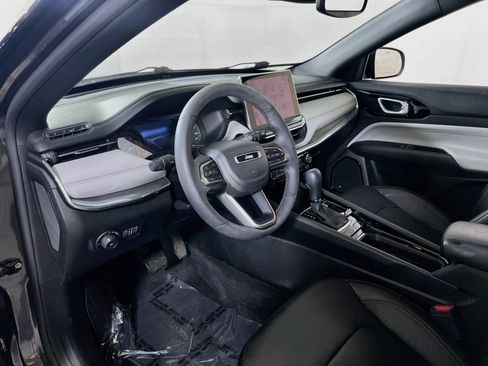 Used 2023 Jeep Compass Limited w/ Sun and Sound Group AWD/4WD image 9