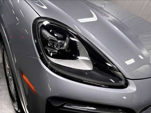Used 2023 Porsche Cayenne AWD/4WD image 14