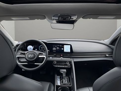 New 2025 Hyundai Elantra Limited image 23