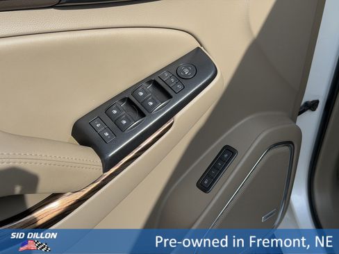 Used 2017 GMC Yukon SLT w/ Premium Edition AWD/4WD image 15