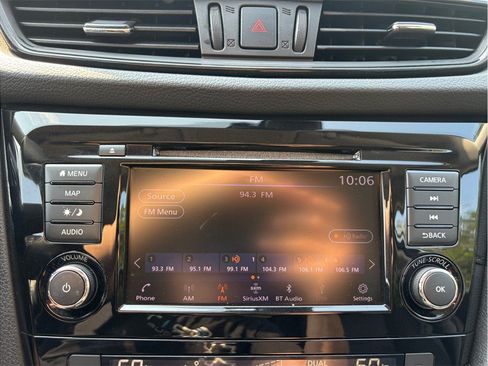 Used 2020 Nissan Rogue SV w/ Premium Package FWD image 28