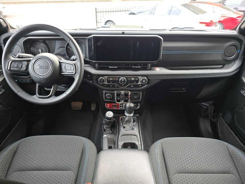 Used 2024 Jeep Wrangler Unlimited Rubicon 4xe AWD/4WD image 19