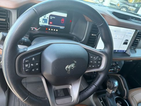 Used 2024 Ford Bronco Outer Banks AWD/4WD image 18