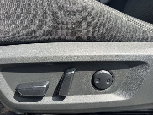 Used 2023 Nissan Rogue SV AWD/4WD image 12