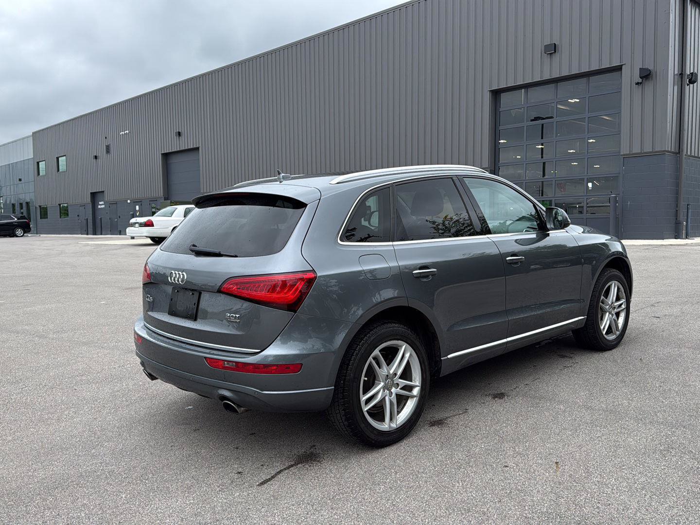 Used 2016 Audi Q5 2.0T Premium Plus w/ Technology Package AWD/4WD image 3