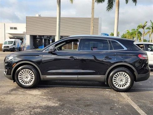 Used 2020 Lincoln Nautilus FWD image 2